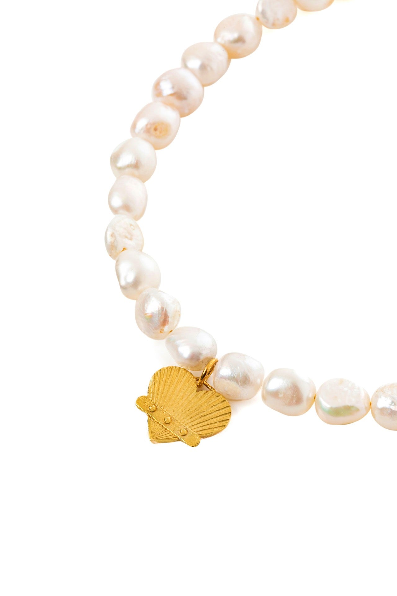 Chiara pearl necklace brass  by Pearl Martini