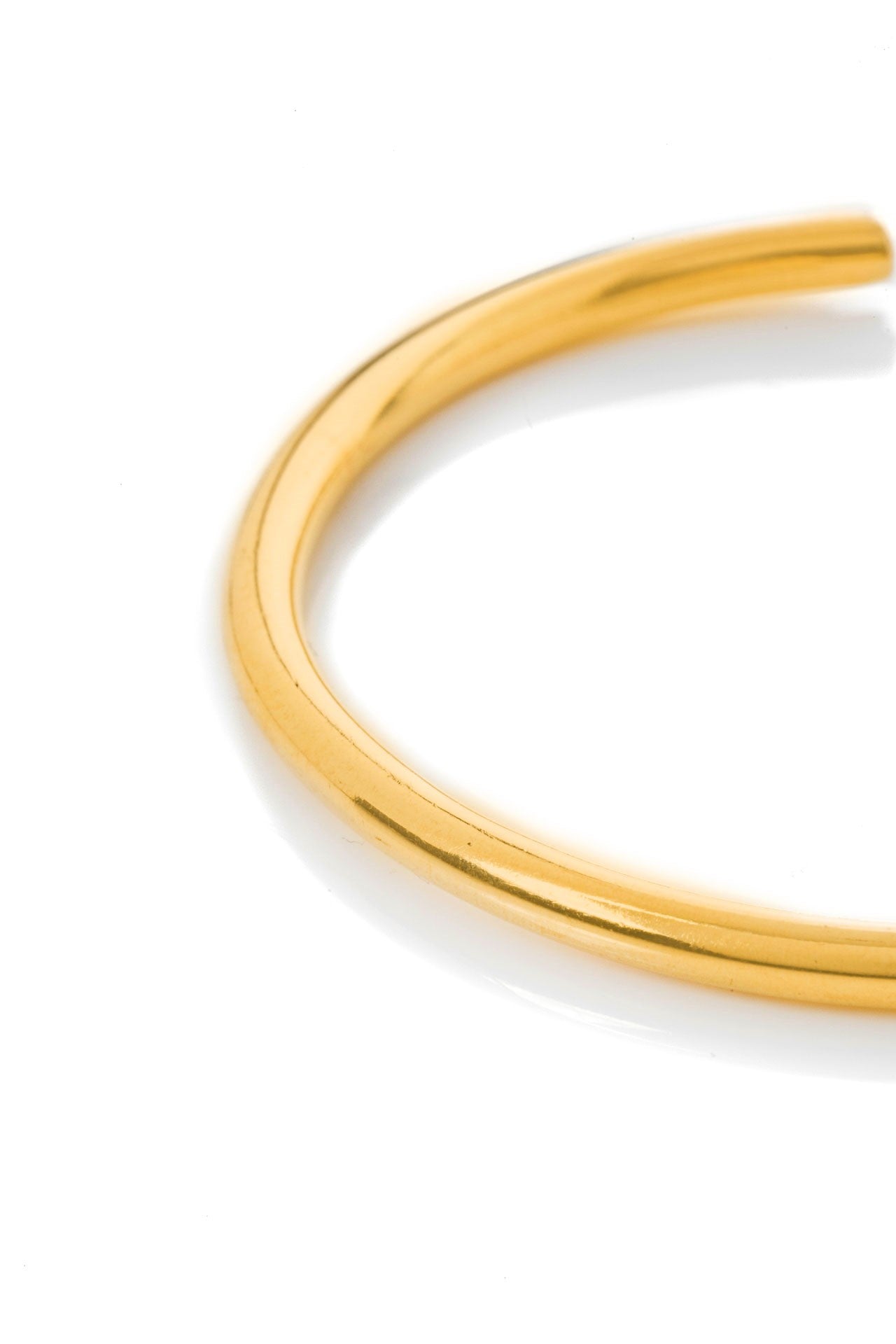 Tatjana oval bracelet brass  by Pearl Martini